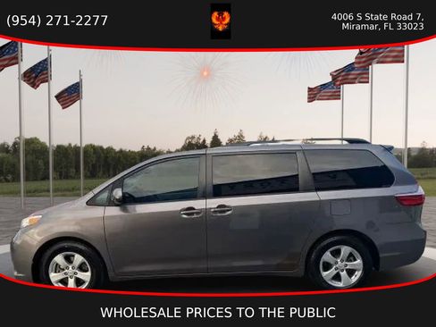 Used 2016 Toyota Sienna LE image 7
