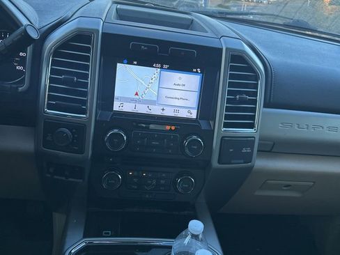 Used 2017 Ford F250 Lariat w/ Chrome Package image 39