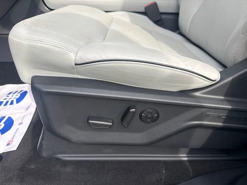 Used 2025 Ford Expedition Platinum w/ Platinum Ultimate Package AWD/4WD image 34