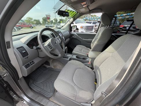 Used 2018 Nissan Frontier SV AWD/4WD image 12