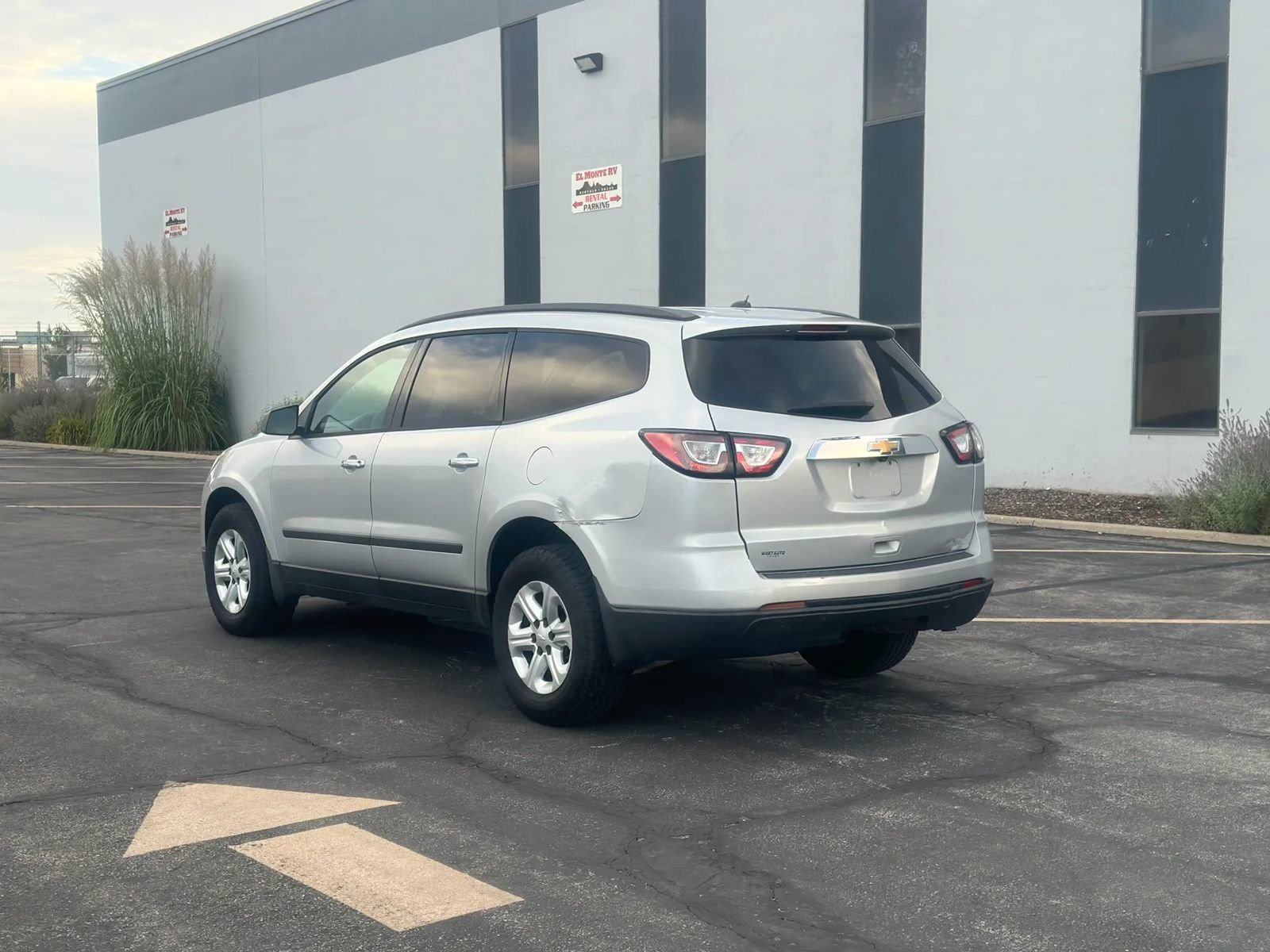 Used 2015 Chevrolet Traverse LS FWD image 3