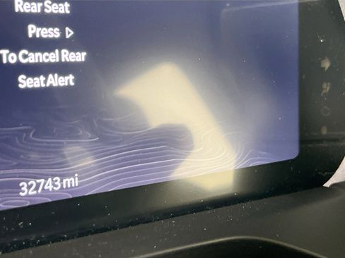 Used 2023 Jeep Grand Cherokee Altitude AWD/4WD image 12