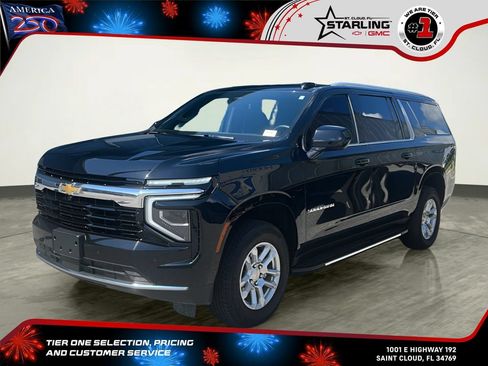 Used 2025 Chevrolet Suburban LS RWD image 1