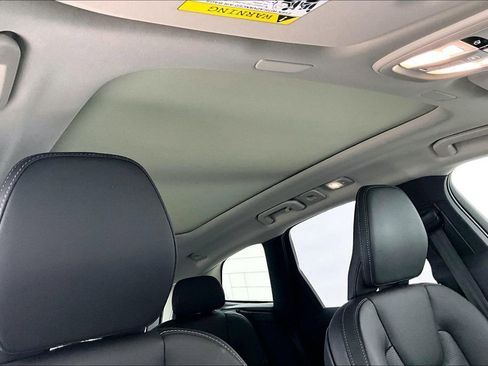 Certified 2023 Volvo XC60 B5 Ultimate w/ Climate Package image 23