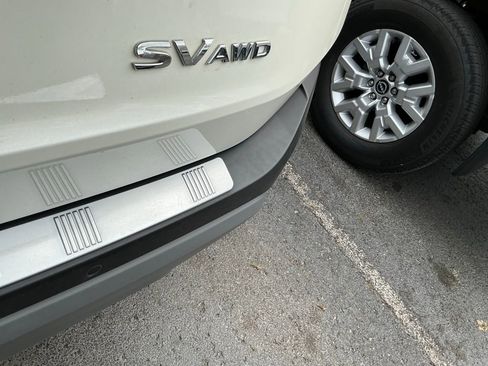 Used 2023 Nissan Rogue SV image 5