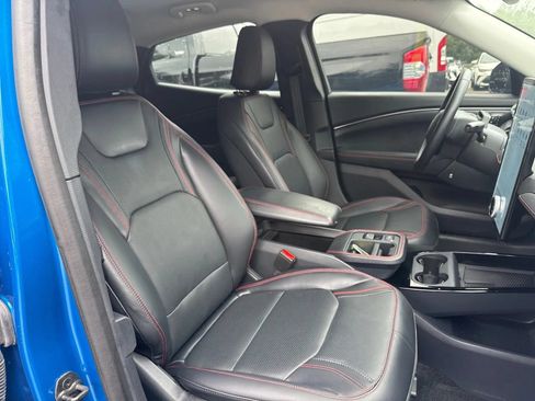 Used 2025 Ford Mustang Mach-E Premium w/ Sport Appearance Package AWD/4WD image 16