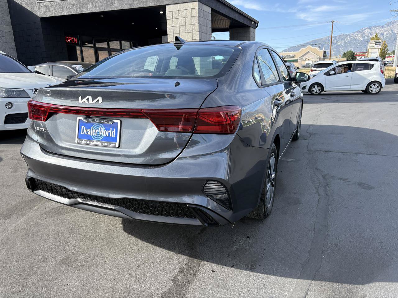 Used 2023 Kia Forte LXS FWD image 5