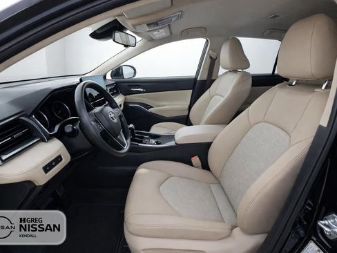 Used 2021 Toyota Camry LE image 10