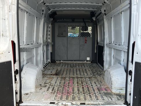 Used 2020 RAM ProMaster 2500 w/ Interior Convenience Group image 25