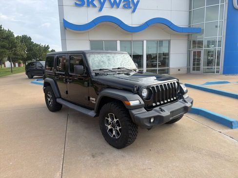 Used 2018 Jeep Wrangler Unlimited Sport S AWD/4WD image 2