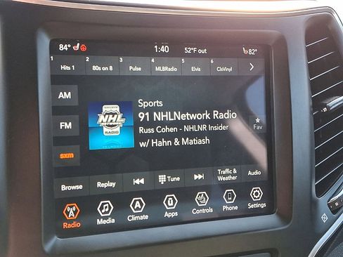 Certified 2022 Jeep Cherokee Latitude Lux w/ Mopar Interior Package image 14