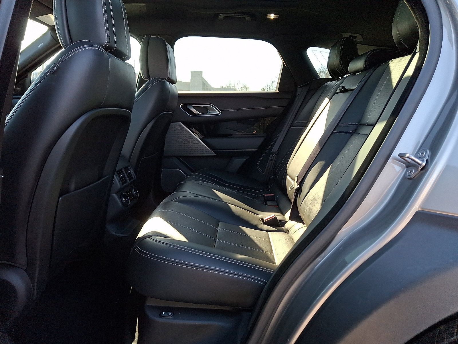 Used 2018 Land Rover Range Rover Velar R-Dynamic HSE AWD/4WD image 10