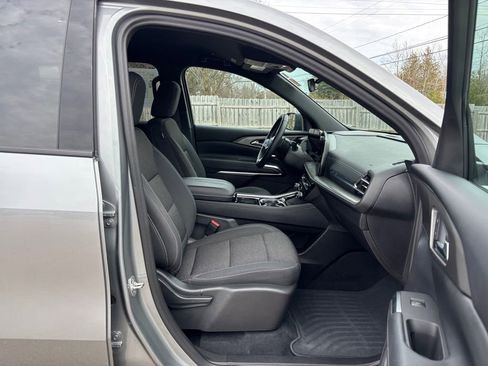 Used 2024 Chevrolet Traverse LT w/ Midnight/Sport Edition FWD image 30