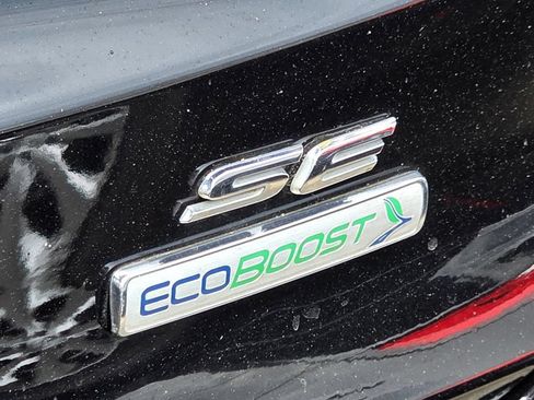 Used 2020 Ford Fusion SE FWD image 30