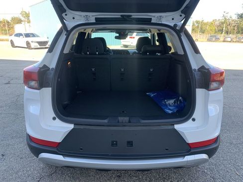 New 2025 Chevrolet TrailBlazer LT w/ Convenience Package FWD image 11