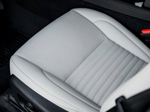 Used 2024 Land Rover Discovery Sport S image 15