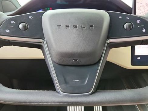 Used 2023 Tesla Model X image 44