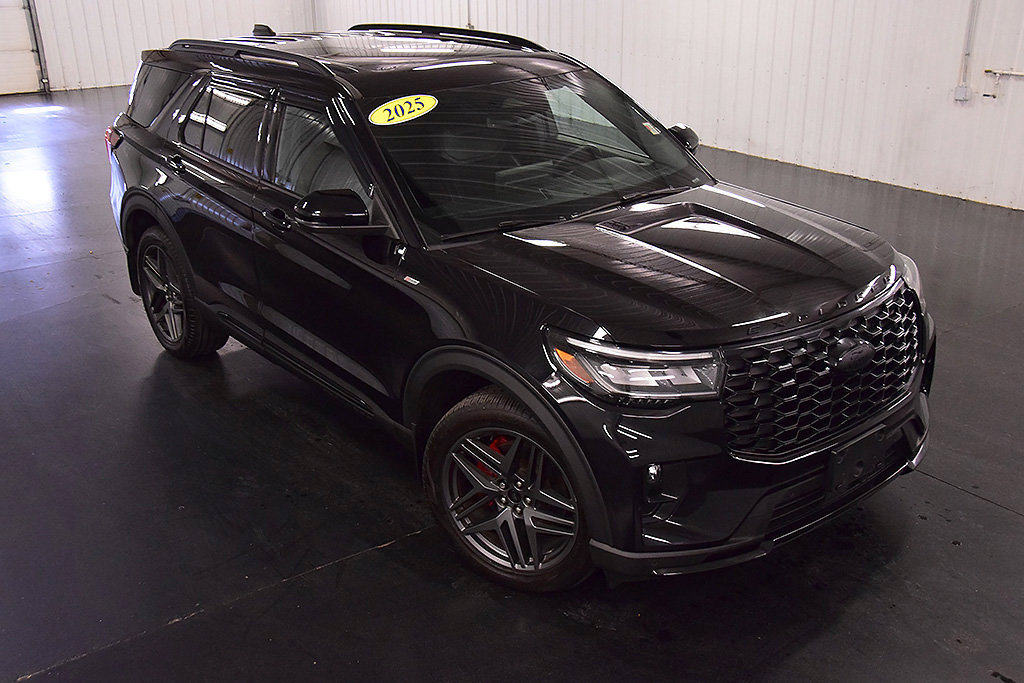 Used 2025 Ford Explorer ST-Line w/ Premium Package AWD/4WD image 9