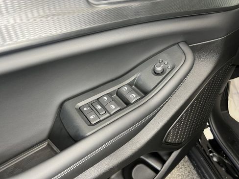 New 2025 Jeep Grand Cherokee L Laredo image 17