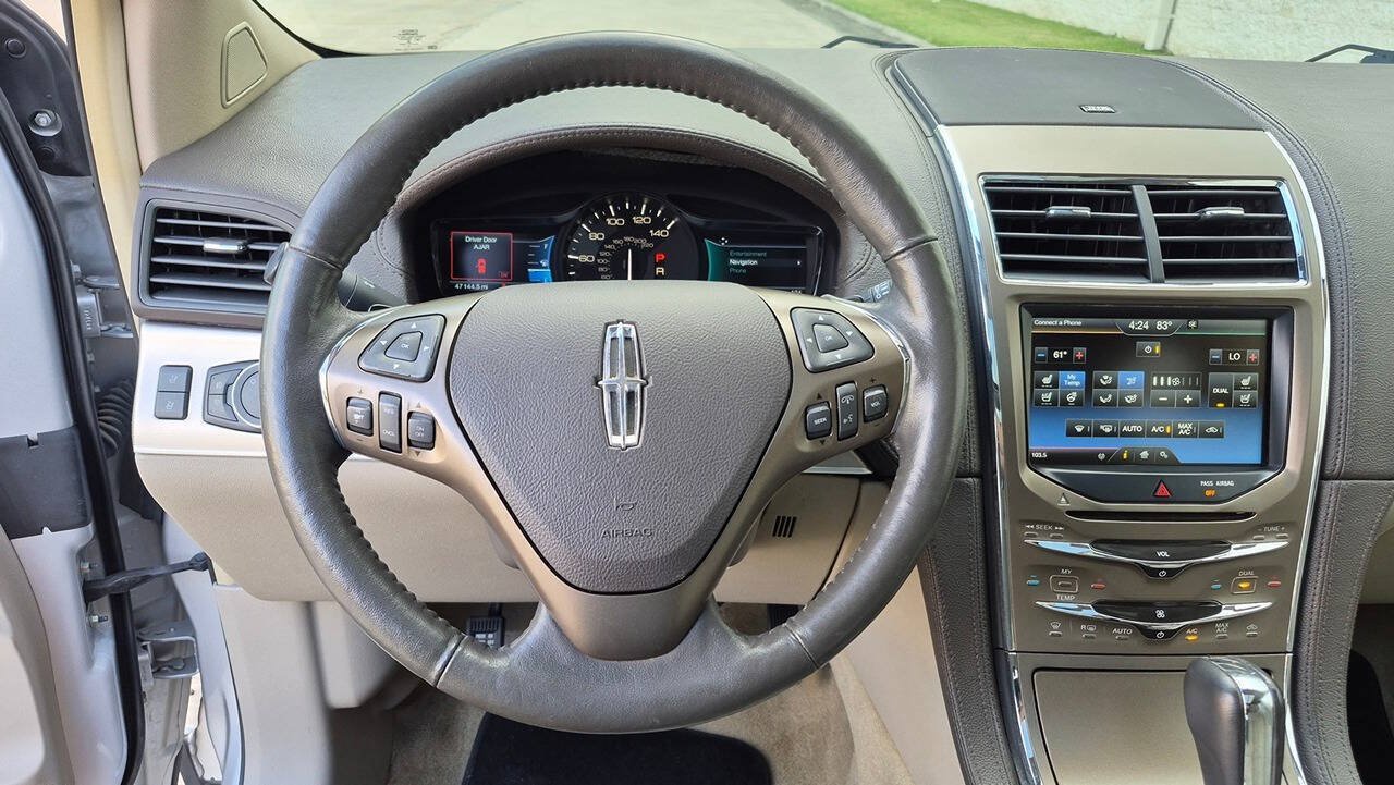 Used 2015 Lincoln MKX AWD w/ Equipment Group 102A image 27