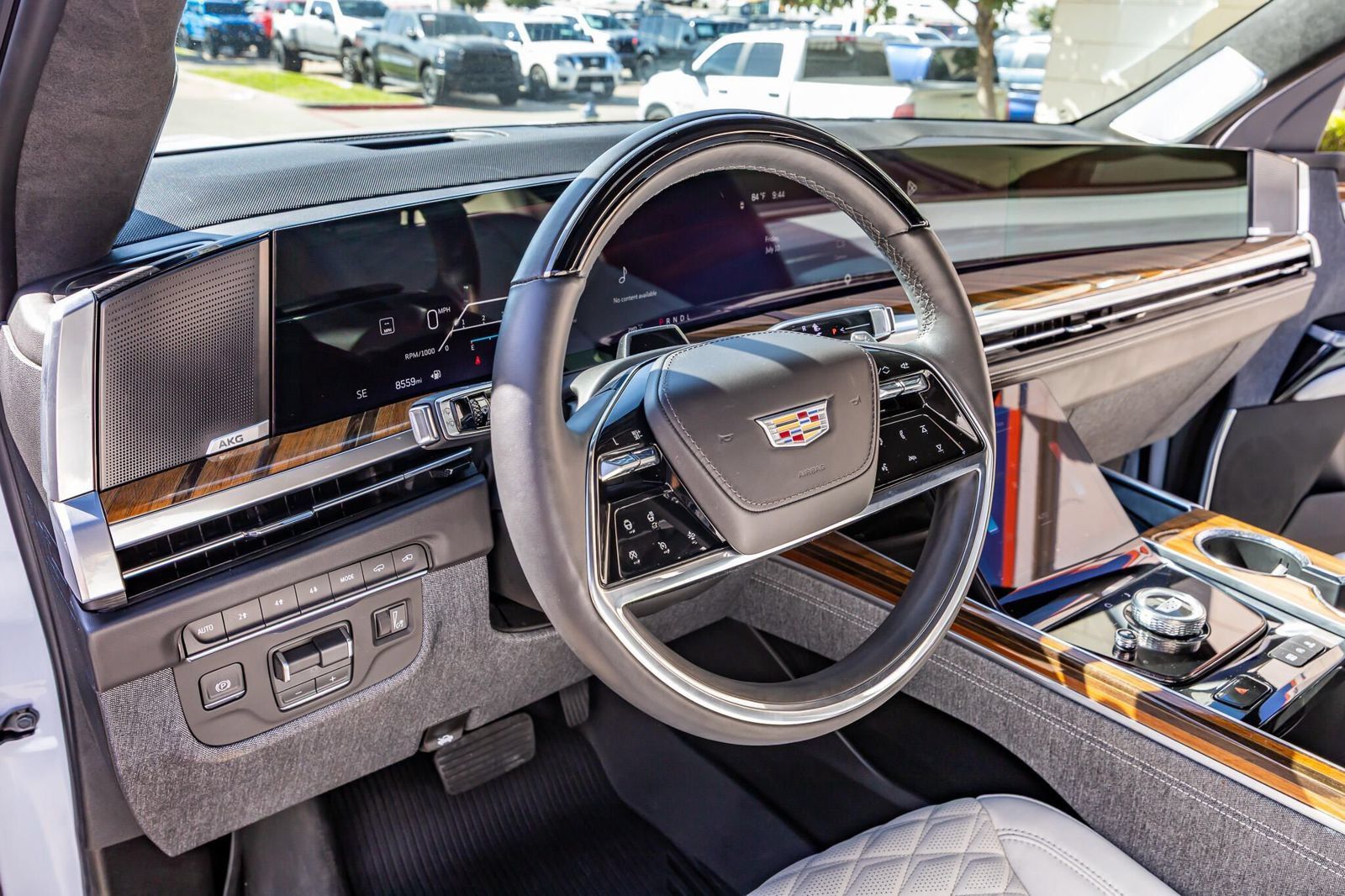 Used 2026 Cadillac Escalade Platinum Sport w/ LPO, Floor Liner Package AWD/4WD image 17