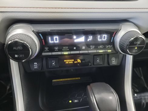 Used 2021 Toyota RAV4 XLE Premium FWD image 21