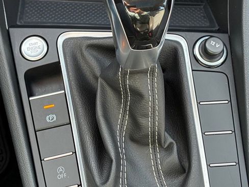 Used 2025 Volkswagen Jetta SE w/ Sunroof Package image 30