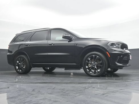 Used 2023 Dodge Durango GT w/ Blacktop Package AWD/4WD image 32
