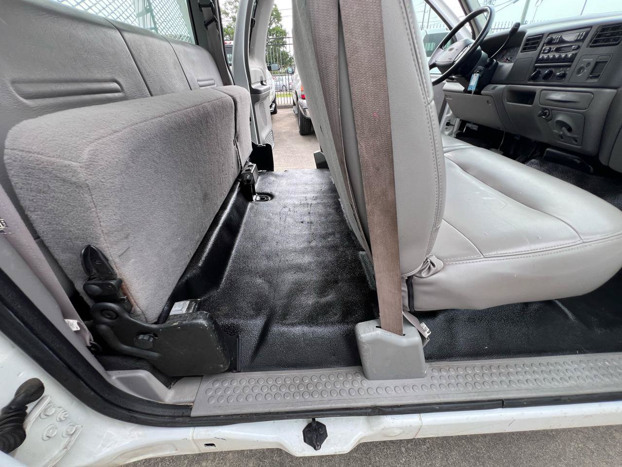 Used 2001 Ford F350 XL RWD image 69