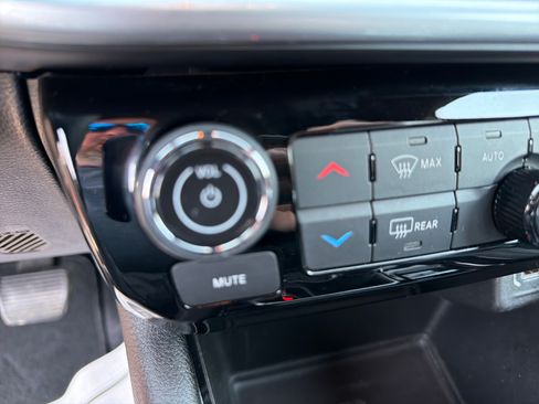 Used 2025 Jeep Compass Limited AWD/4WD image 23