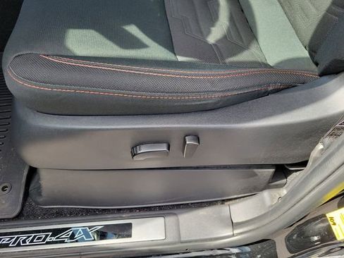 Used 2023 Nissan Frontier PRO-4X w/ Pro Convenience Package image 12