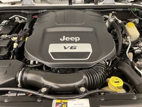 Used 2016 Jeep Wrangler Sport w/ Quick Order Package 24S AWD/4WD image 22