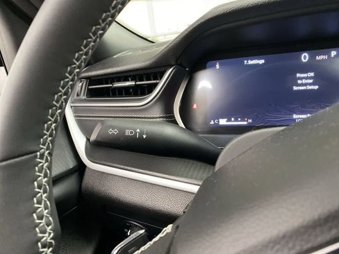 Used 2025 Jeep Grand Cherokee Altitude image 24