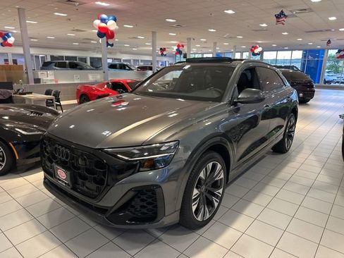 Used 2024 Audi Q8 Premium Plus AWD/4WD image 4