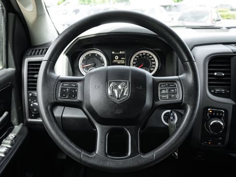 Used 2018 RAM 1500 Express AWD/4WD image 18