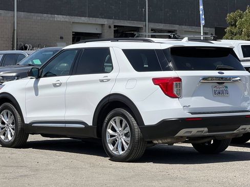 Used 2020 Ford Explorer XLT w/ Equipment Group 202A AWD/4WD image 6