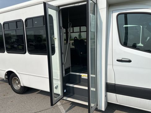 Used 2022 Mercedes-Benz Sprinter 3500 image 38