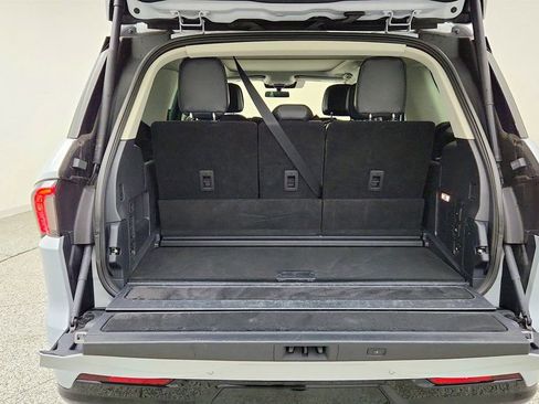 Used 2025 Lincoln Navigator Reserve AWD/4WD image 25