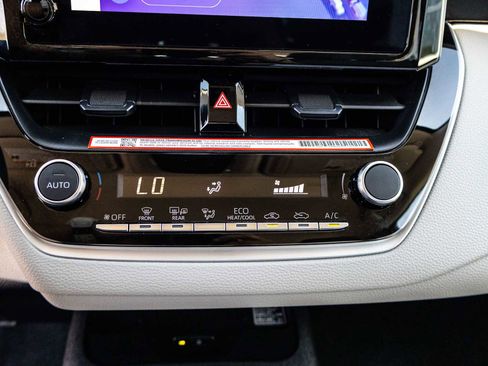 Used 2026 Toyota Corolla LE w/ LE Premium Package FWD image 29