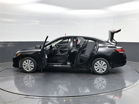 Used 2025 Nissan Sentra S image 57