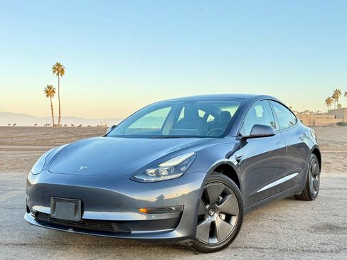 Used 2022 Tesla Model 3 image 1
