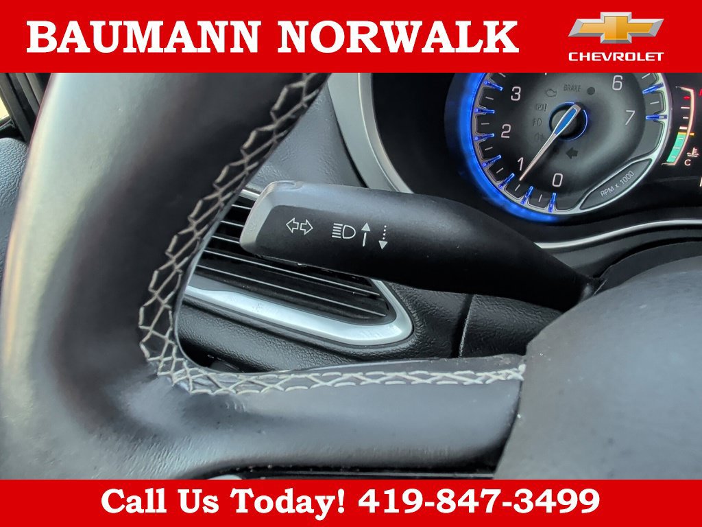 Used 2018 Chrysler Pacifica Touring-L w/ Advanced Safetytec Group FWD image 20