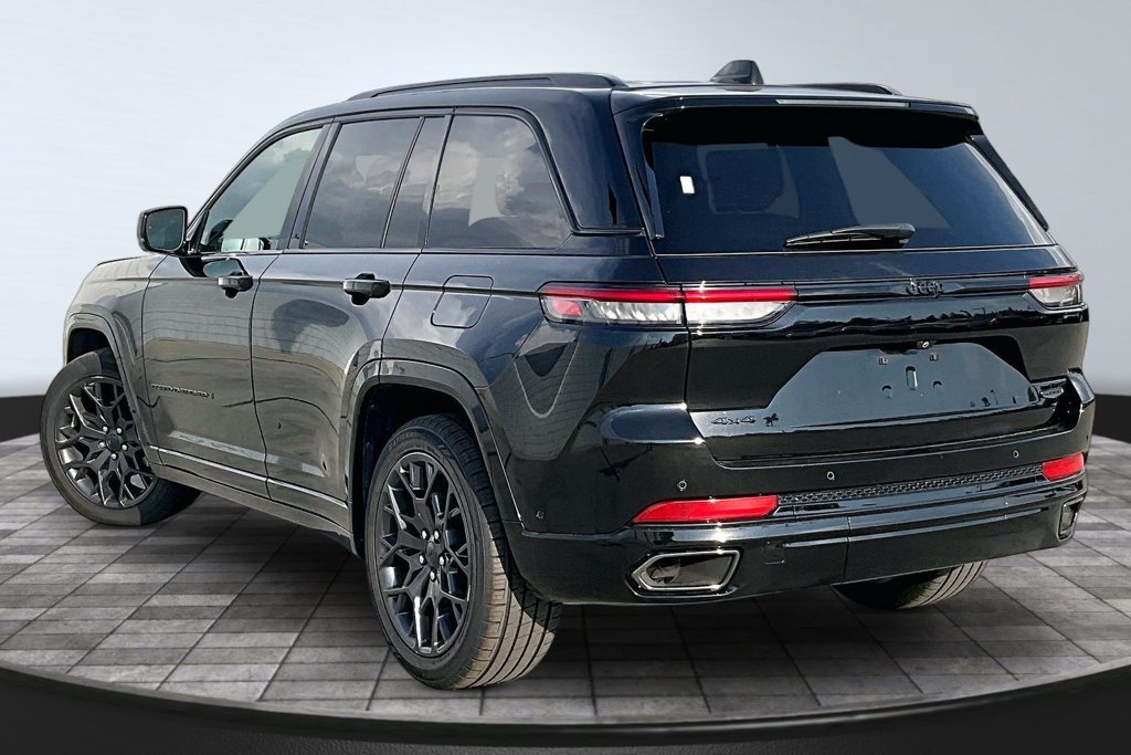 Used 2025 Jeep Grand Cherokee Summit w/ Obsidian Package AWD/4WD image 21