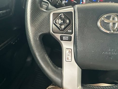 Used 2017 Toyota 4Runner Limited AWD/4WD image 25