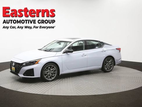 Used 2023 Nissan Altima 2.0 SR FWD image 57