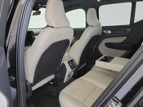 Used 2020 Volvo XC40 T5 Momentum w/ Protection Package Premier AWD/4WD image 14