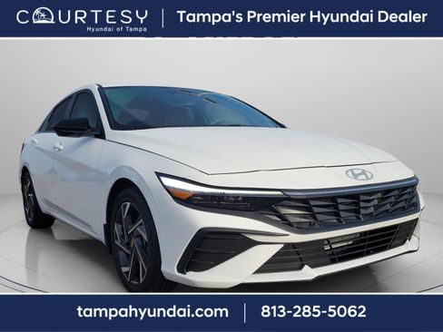 Certified 2025 Hyundai Elantra Sport image 4