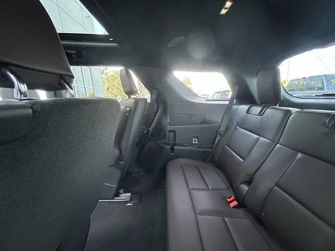 Used 2025 Ford Explorer Platinum w/ LUX Leather Package image 18
