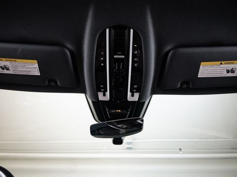 Certified 2023 Porsche Cayenne Platinum Edition AWD/4WD image 20