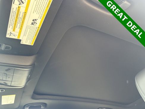 Used 2022 Cadillac XT4 Luxury w/ Cold Weather Package image 29